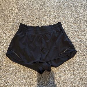 Lululemon Black Hotty Hot High-Rise Lines Women's Shorts, 2.5”